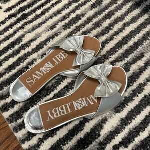 Sam and Libby gold bow sandals